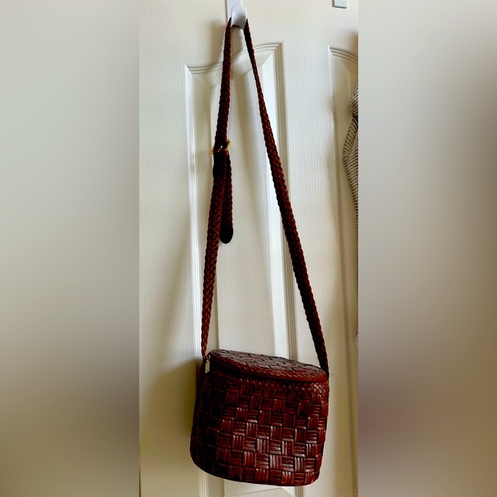 Elegant Brown Woven Shoulder Bag